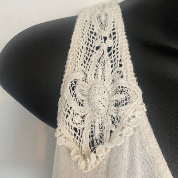 American Eagle Outfitters White Eyelet V-Neck Tie-Back Top Size Small - Picture 3 of 6